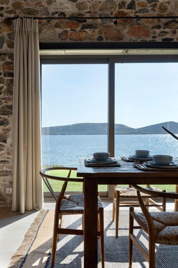 Lichnos Luxury Suites Sourpi Bagian luar foto