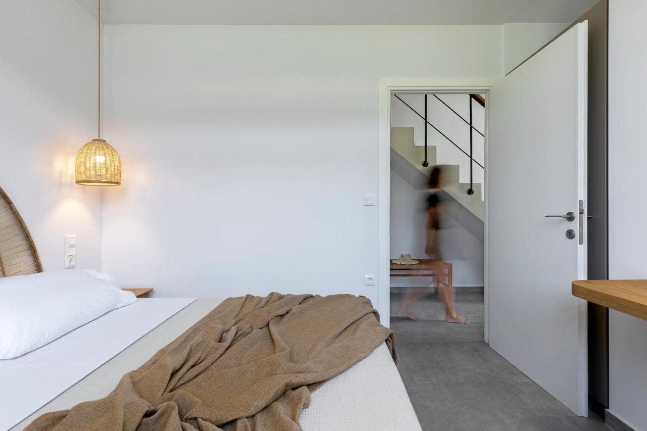 Lichnos Luxury Suites Sourpi Bagian luar foto
