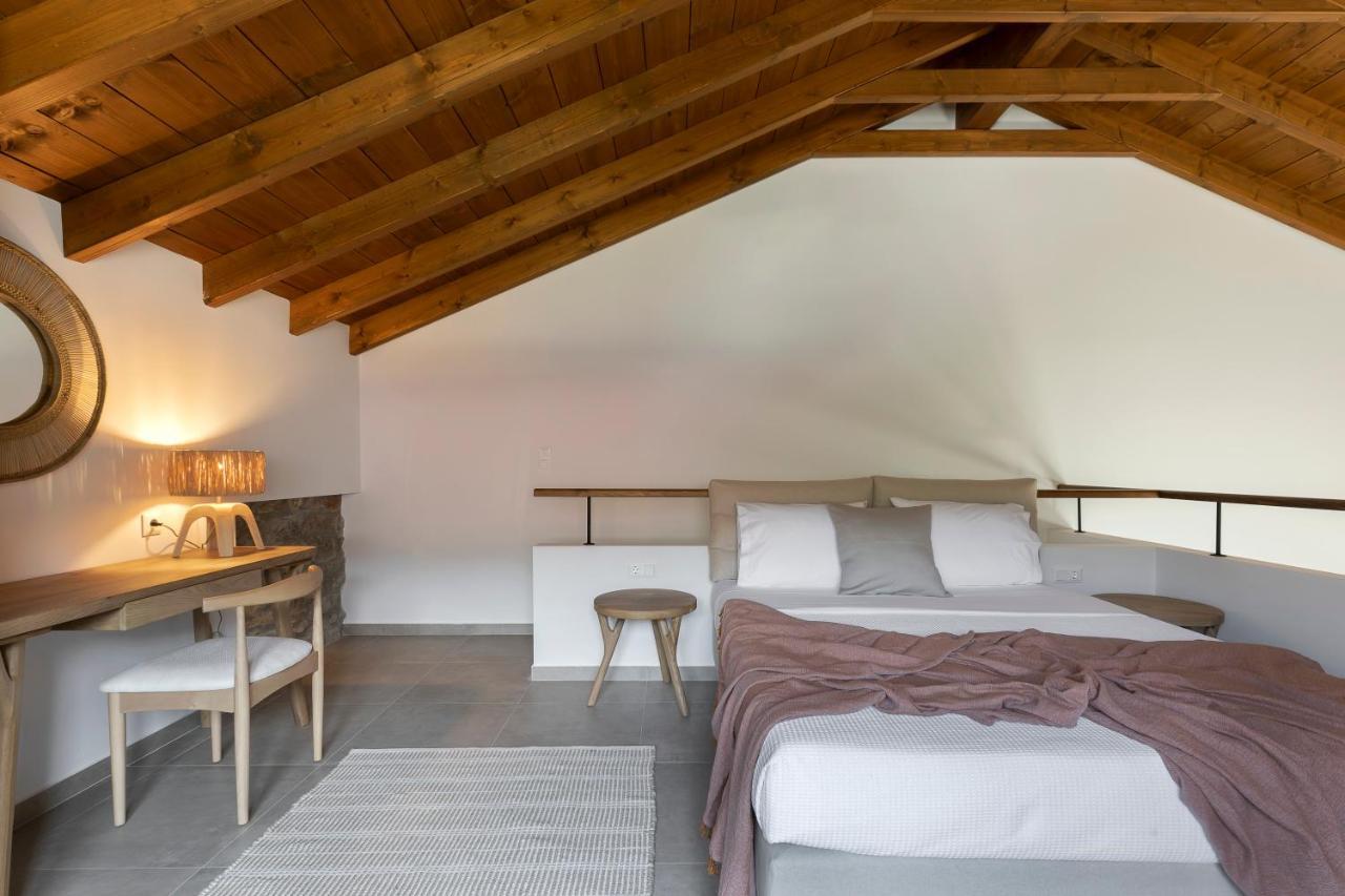 Lichnos Luxury Suites Sourpi Bagian luar foto