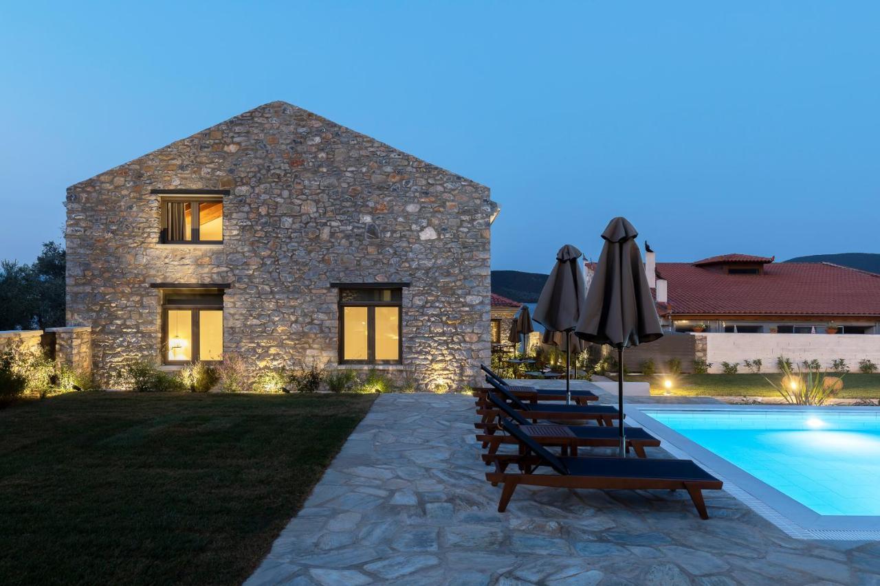 Lichnos Luxury Suites Sourpi Bagian luar foto