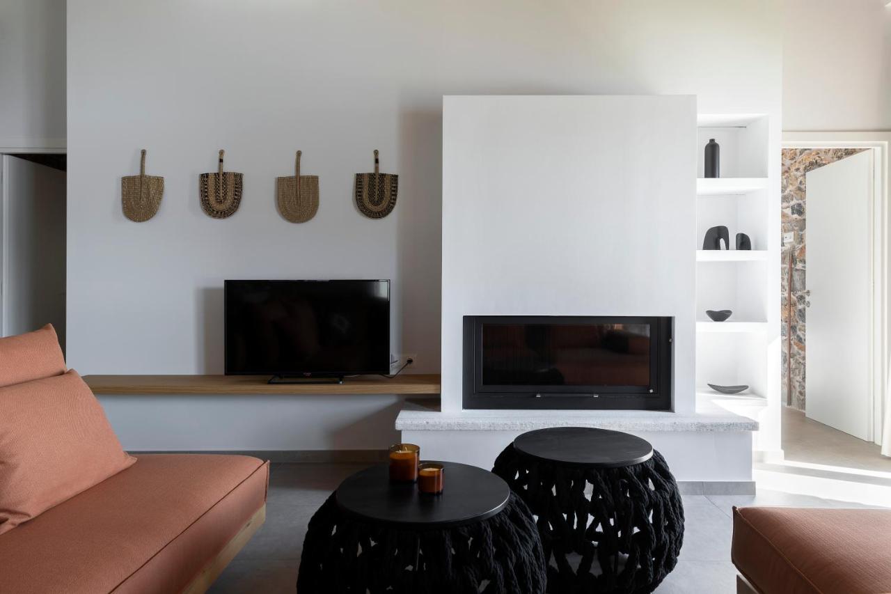 Lichnos Luxury Suites Sourpi Bagian luar foto
