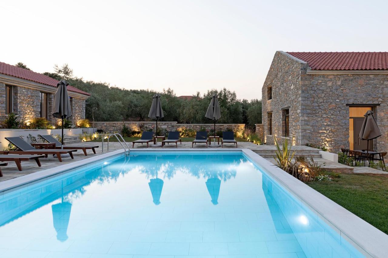 Lichnos Luxury Suites Sourpi Bagian luar foto