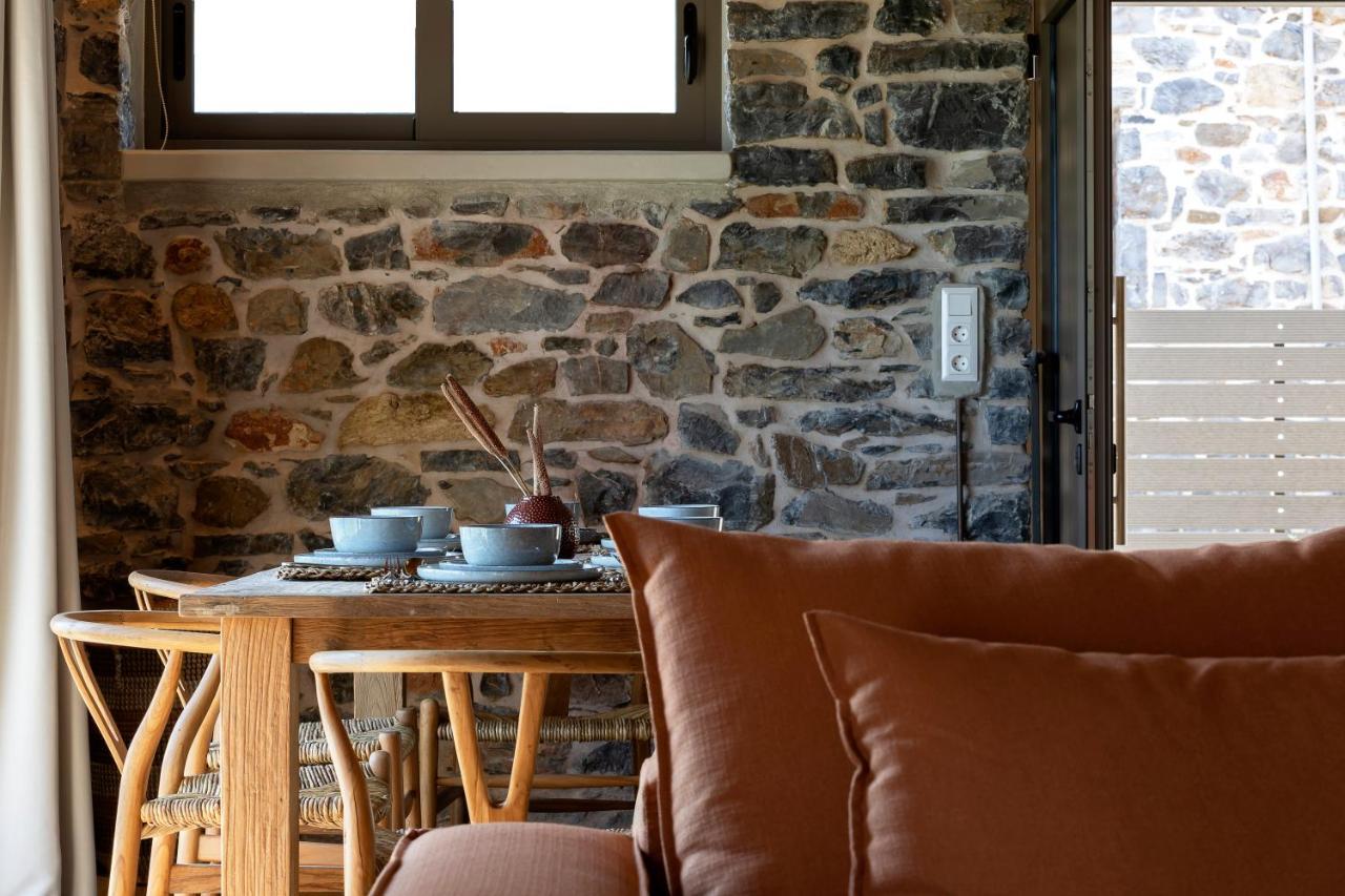 Lichnos Luxury Suites Sourpi Bagian luar foto