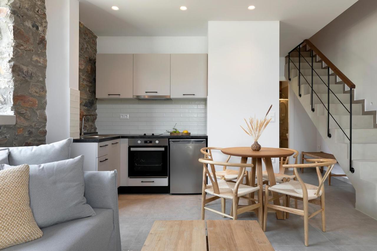 Lichnos Luxury Suites Sourpi Bagian luar foto