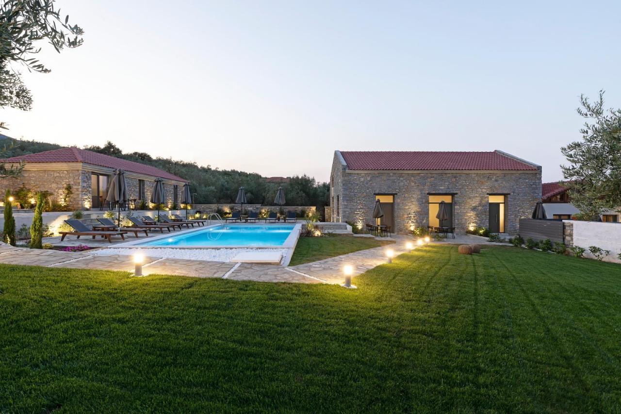 Lichnos Luxury Suites Sourpi Bagian luar foto