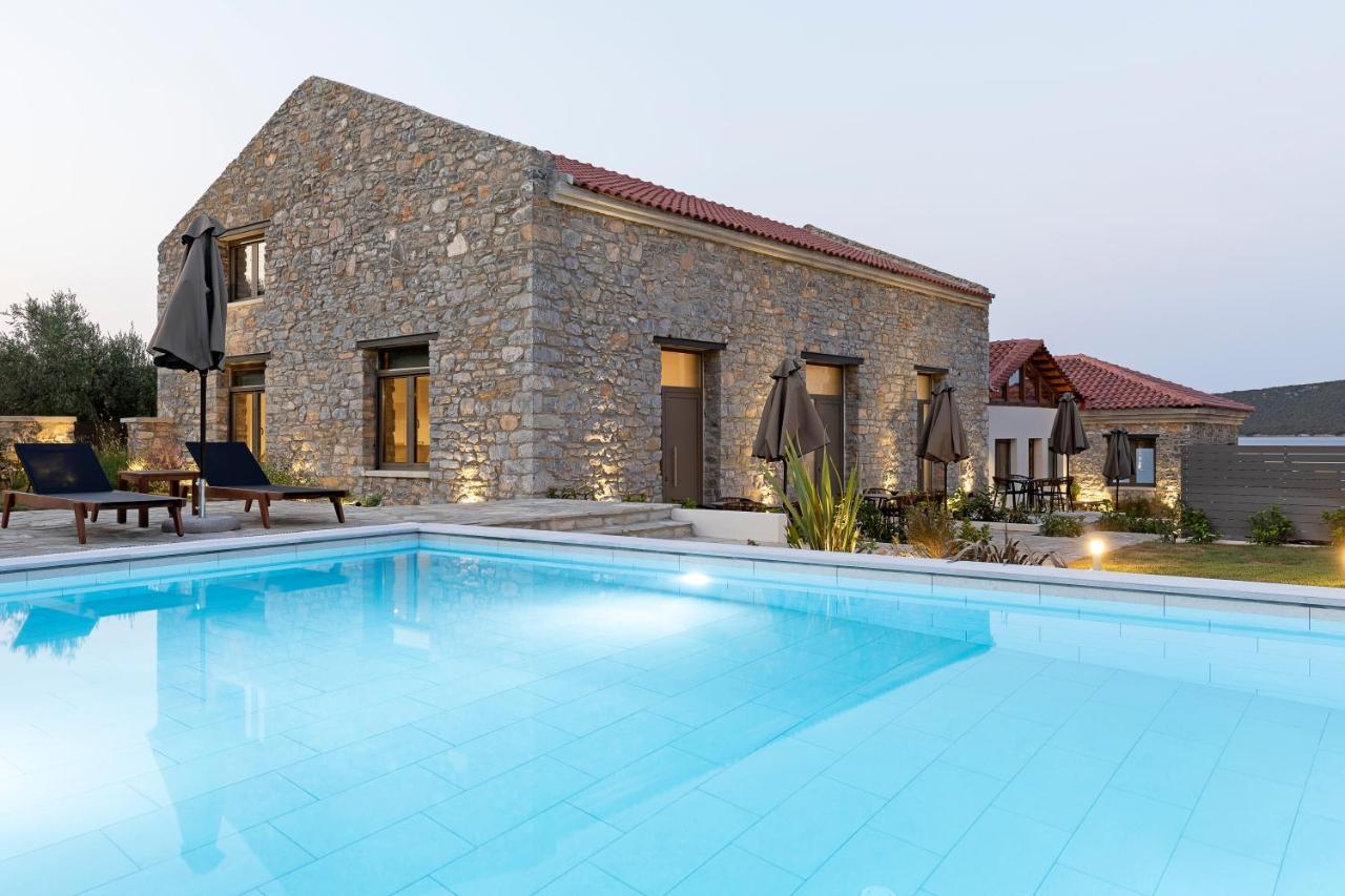 Lichnos Luxury Suites Sourpi Bagian luar foto