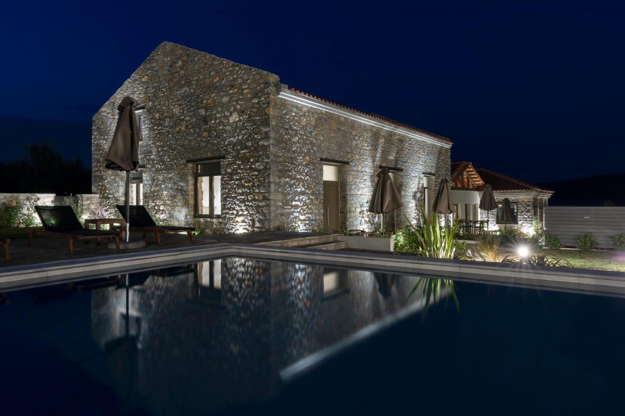 Lichnos Luxury Suites Sourpi Bagian luar foto