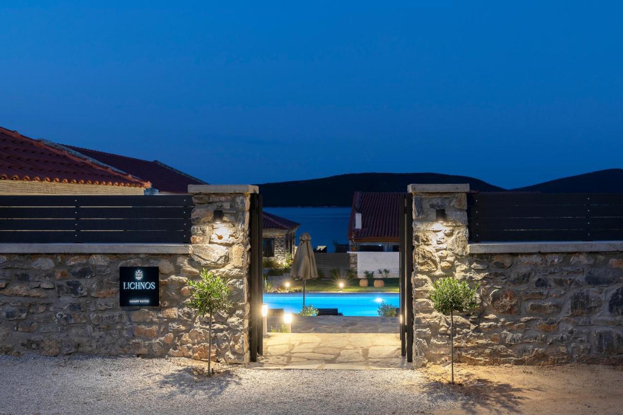 Lichnos Luxury Suites Sourpi Bagian luar foto