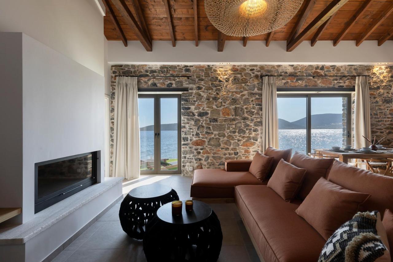 Lichnos Luxury Suites Sourpi Bagian luar foto