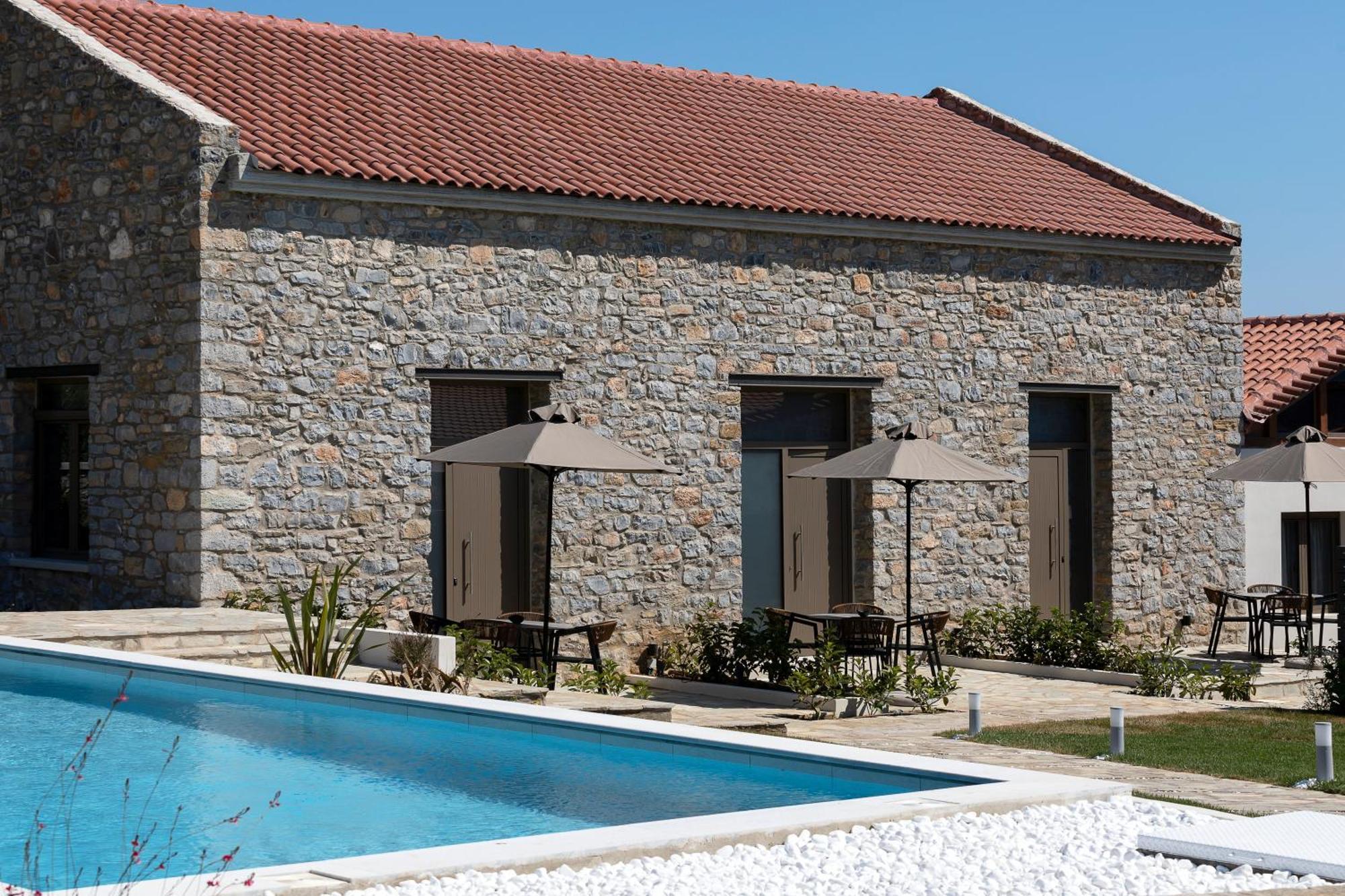 Lichnos Luxury Suites Sourpi Bagian luar foto